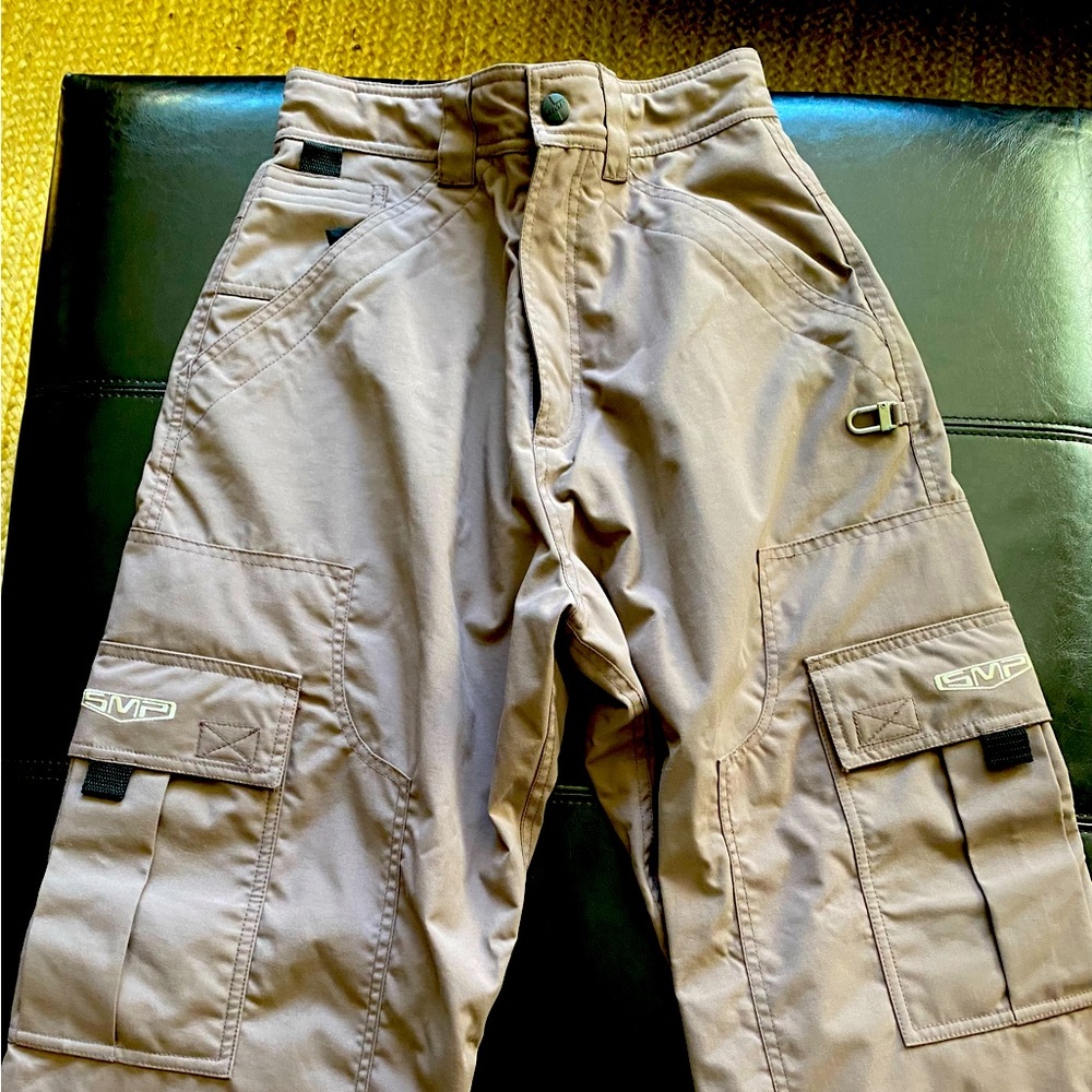 Vintage 1990’s woman’s snowboarding pants in small petite